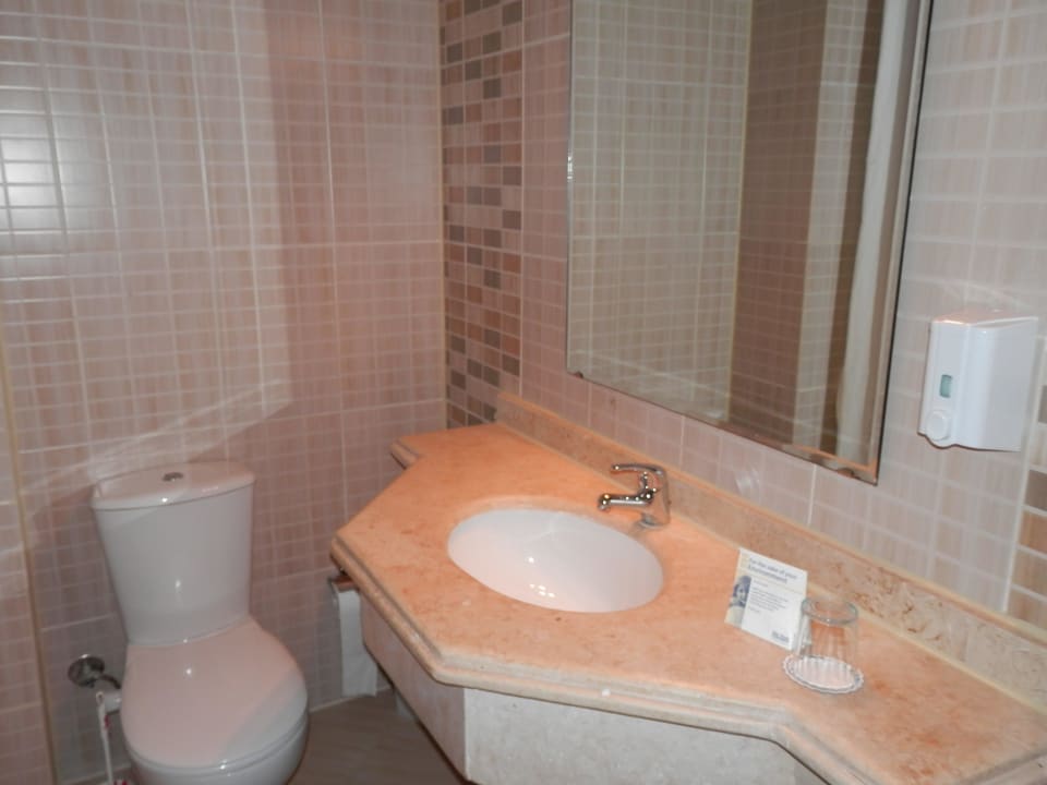 Bad 4111 Three Corners Sea Beach Resort