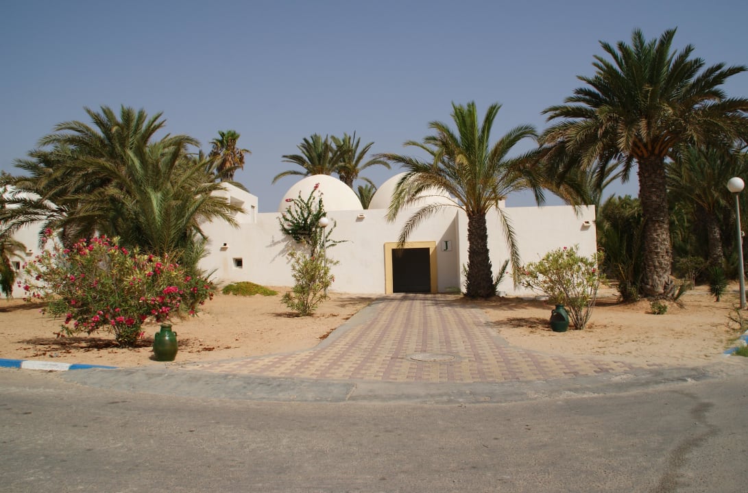 Eingang zu den Bungalows Hotel El Mouradi Djerba Menzel