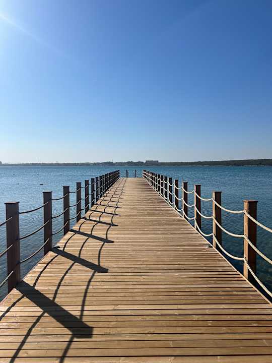 Strand Anda Barut Collection