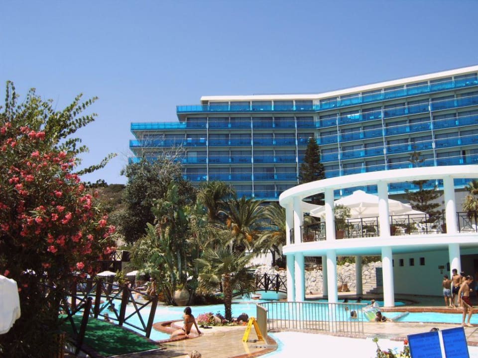 Hintenansicht Hotel Calypso Beach