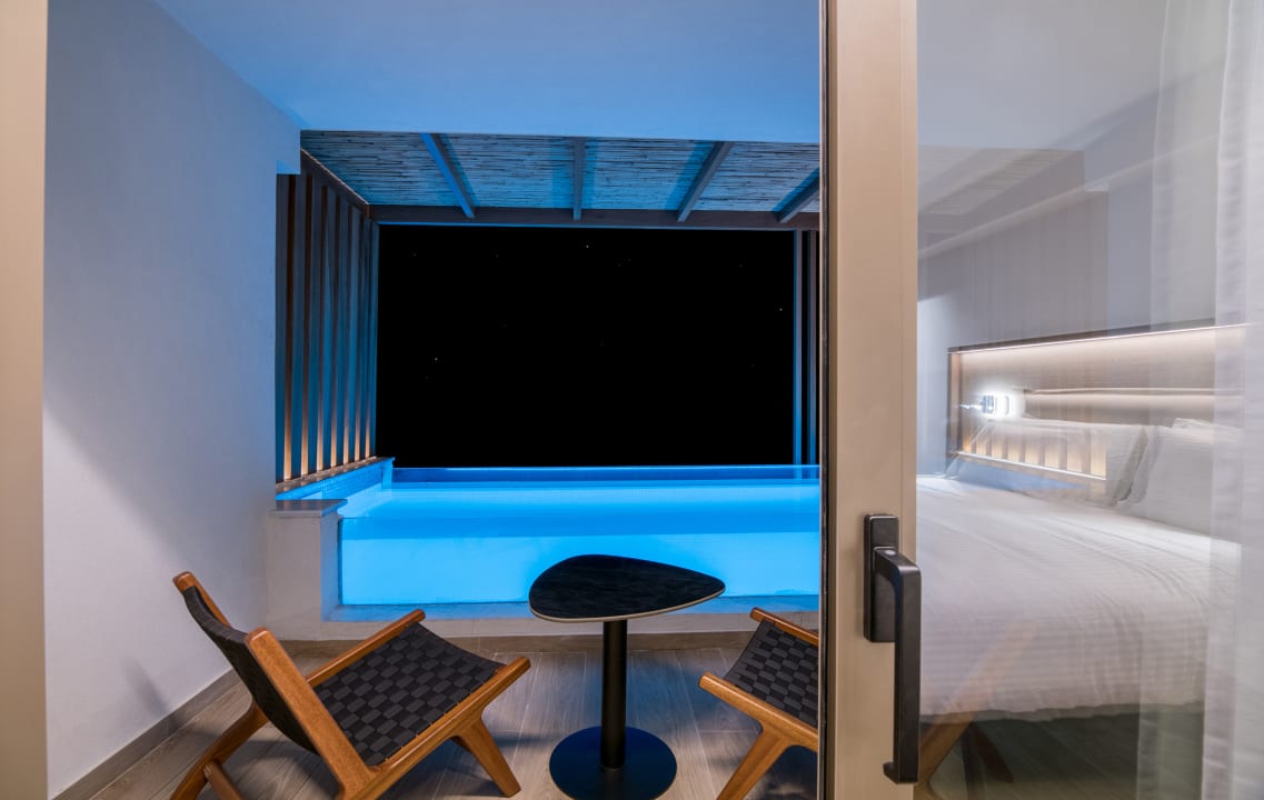 Zimmer AKASHA Beach Hotel & Spa