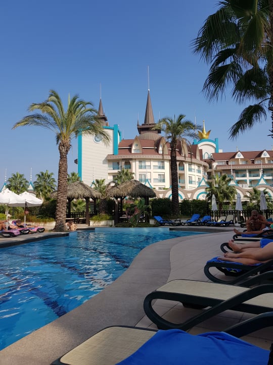 Pool Well Palace Side