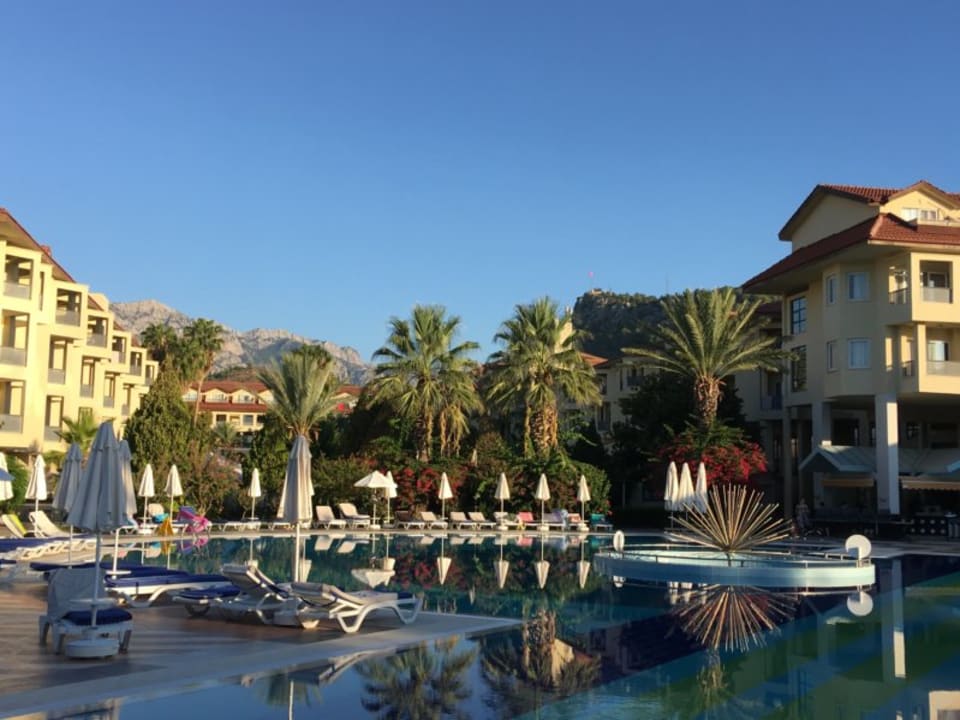 Pool Le Jardin Resort