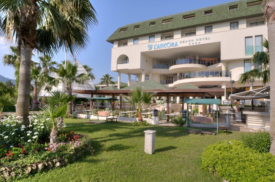 Garden L'Ancora Beach Hotel