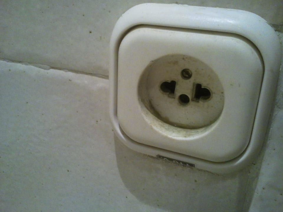 Schimmel Badezimmer Steckdose Iberostar Waves Costa Dorada