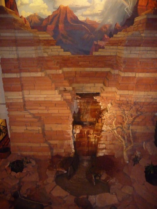 Wasserfall in der Lobby The Squire at Grand Canyon
