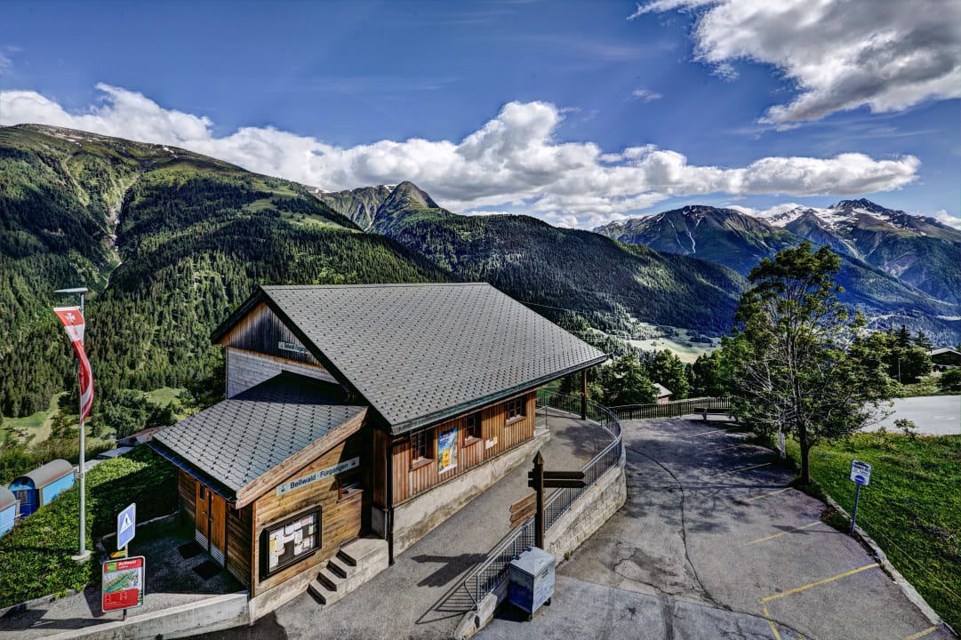 Hotel Wannenhorn Ausblick auf Luftseilbahn Hotel Wannenhorn