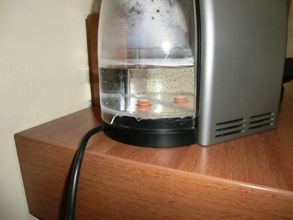 Wassertank leider beschädigt Lindner Hotel Hamburg Am Michel, part of JdV by Hyatt