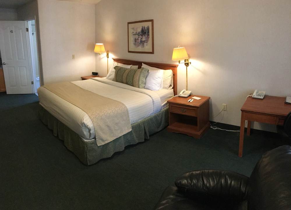 Zimmer Garden Inn and Suites Fresno