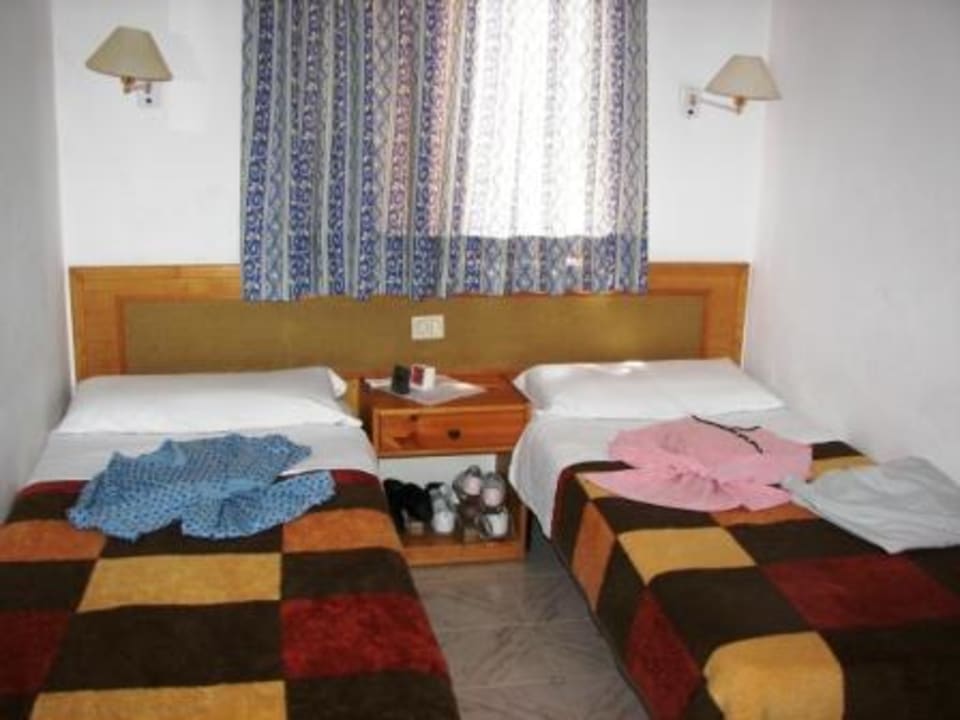 Schlafraum HL Miraflor Suites Hotel