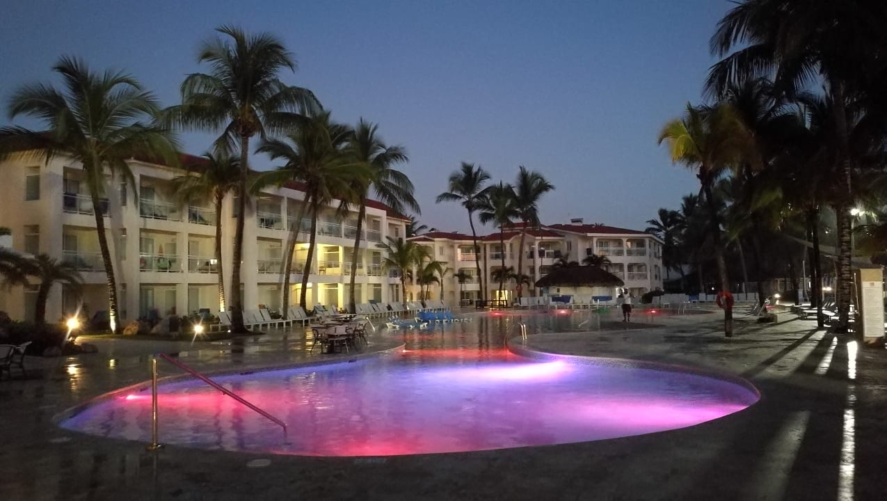 Pool Viva Tangerine by Wyndham - All Inclusive Resort