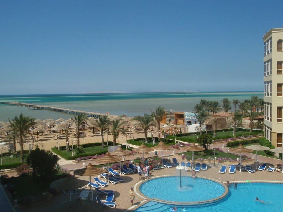 Вид из номера AMC Royal Hotel & SPA