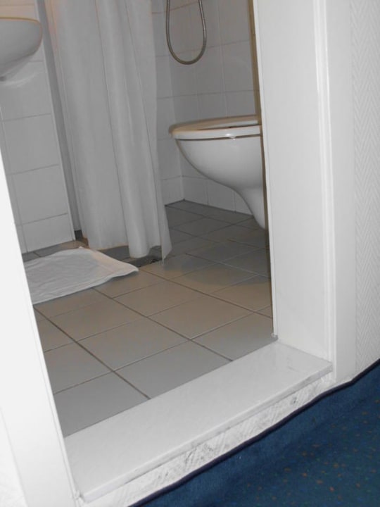 Blick ins Bad AHORN Waldhotel Altenberg