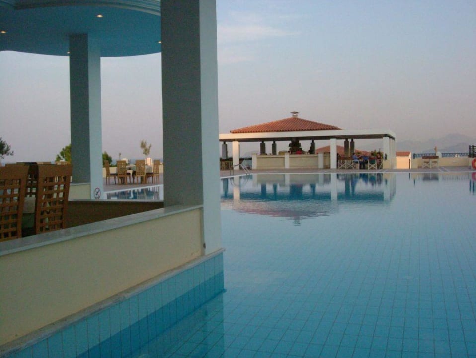 Pool bar Porto Bello Royal