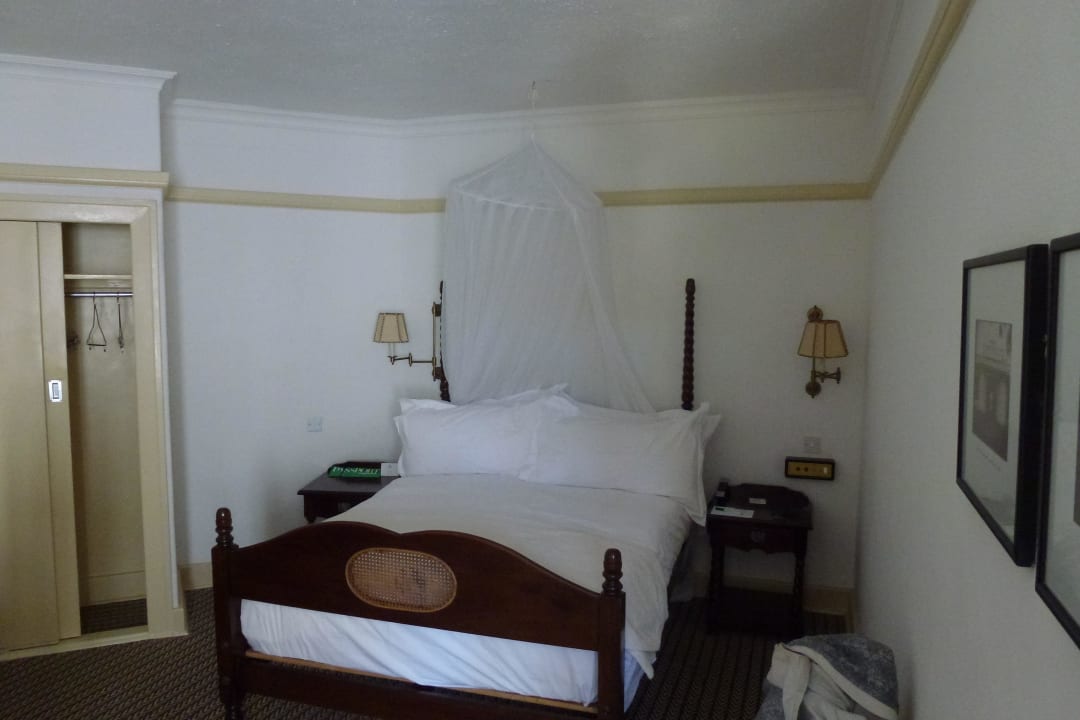 Cama The Victoria Falls Hotel