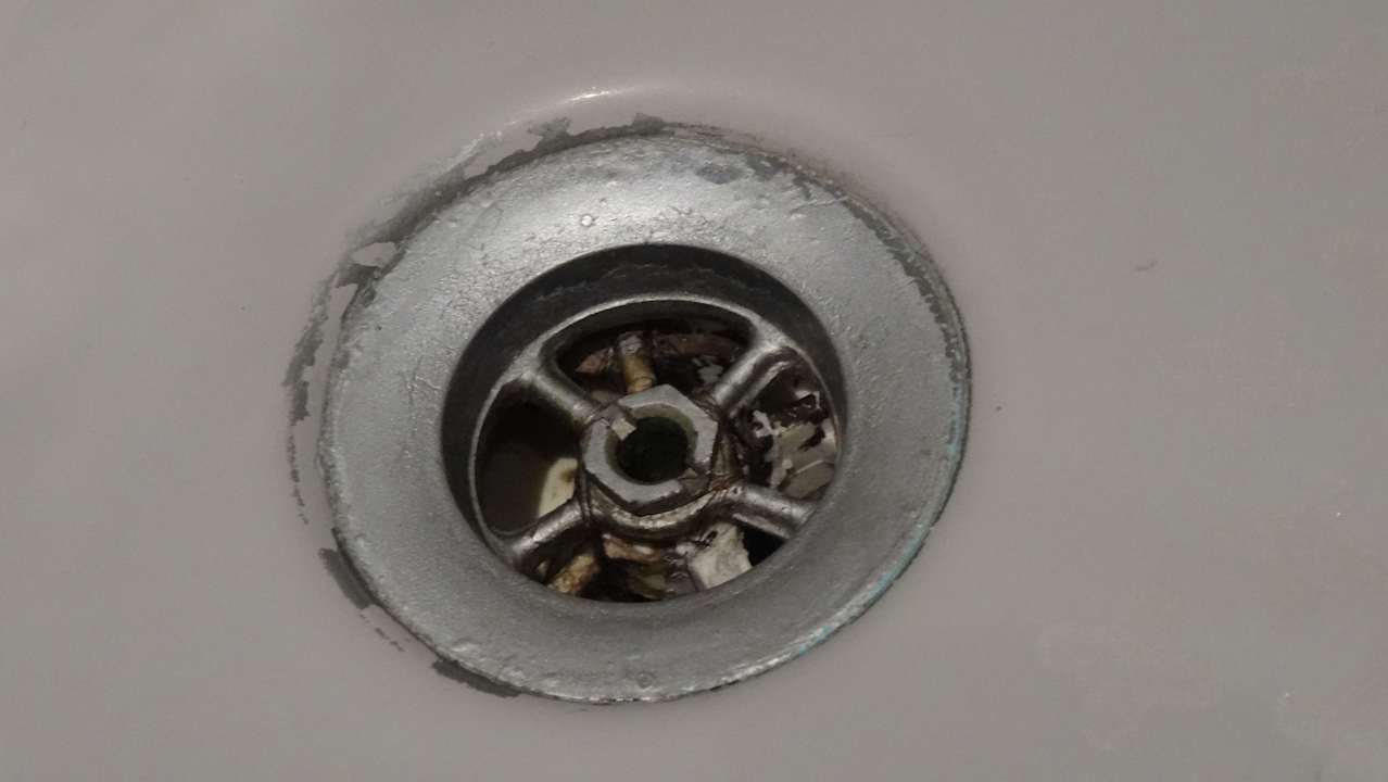 Verdreckter Abfluss Leonardo Hotel Düsseldorf Airport - Ratingen