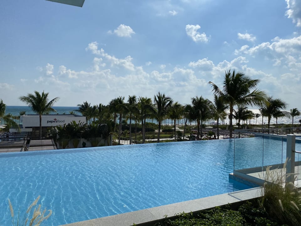 Pool Hotel Riu Palace Costa Mujeres