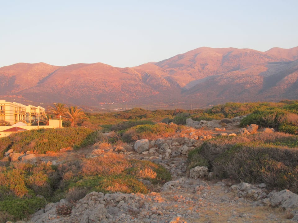 Neben dem Hotel Grecotel Meli Palace