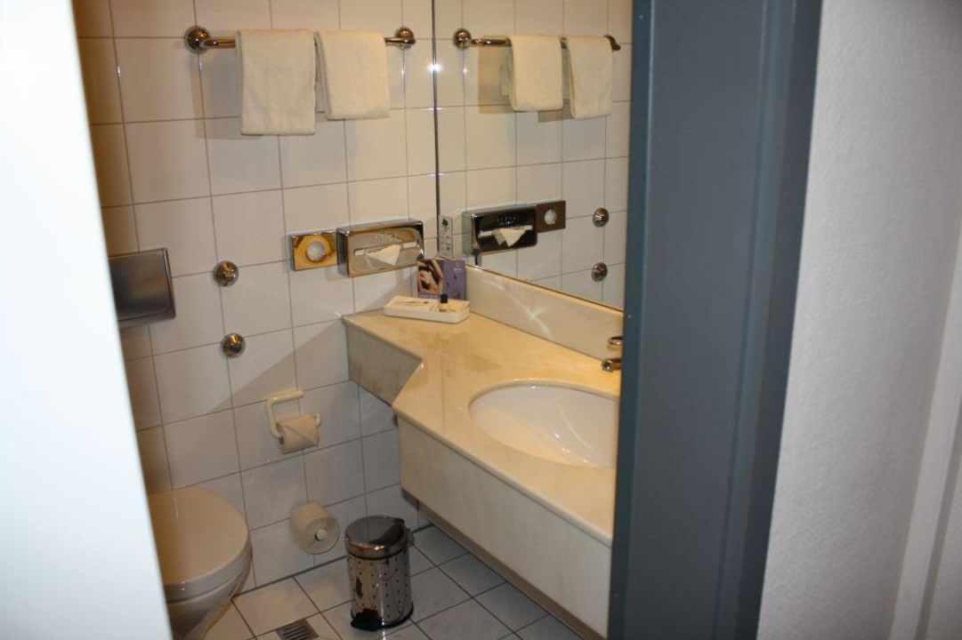 Badezimmer Roomingtons Hotel Kaiserhof