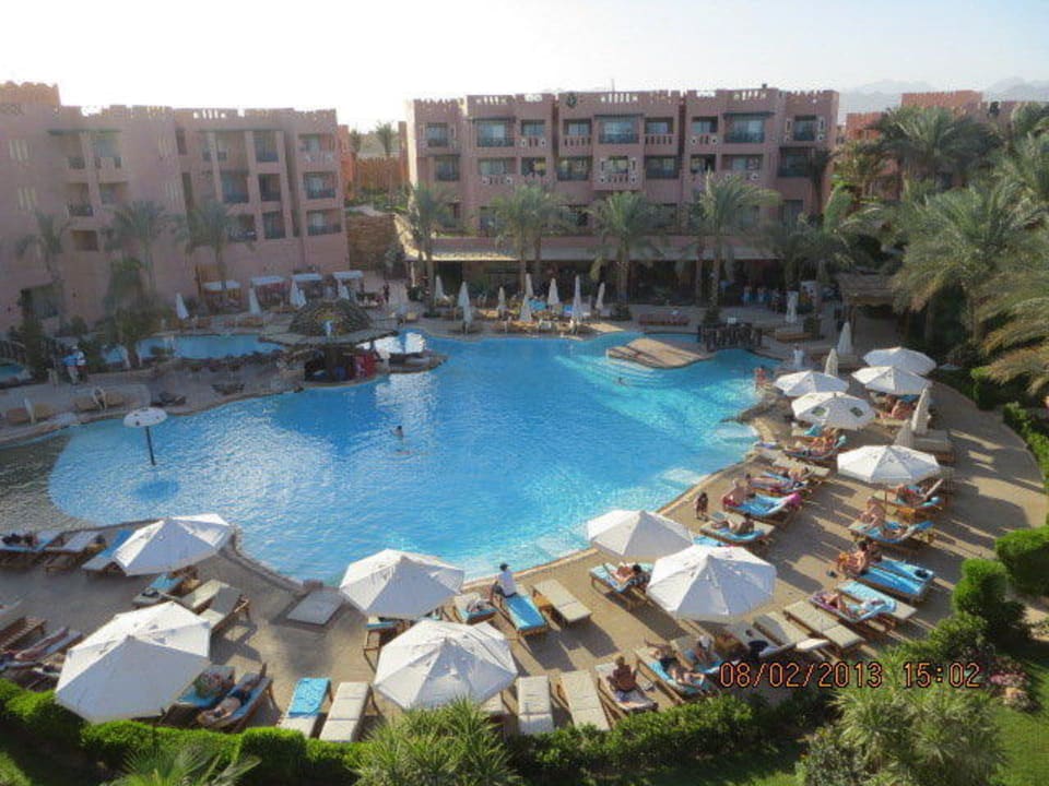 Pool mit poolbar Rehana Sharm Resort Aqua Park & Spa