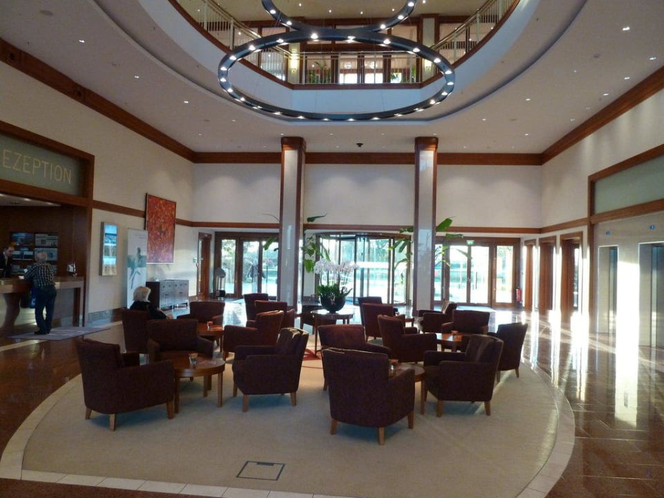 Lobby 1. OG ATLANTIC Hotel Wilhelmshaven