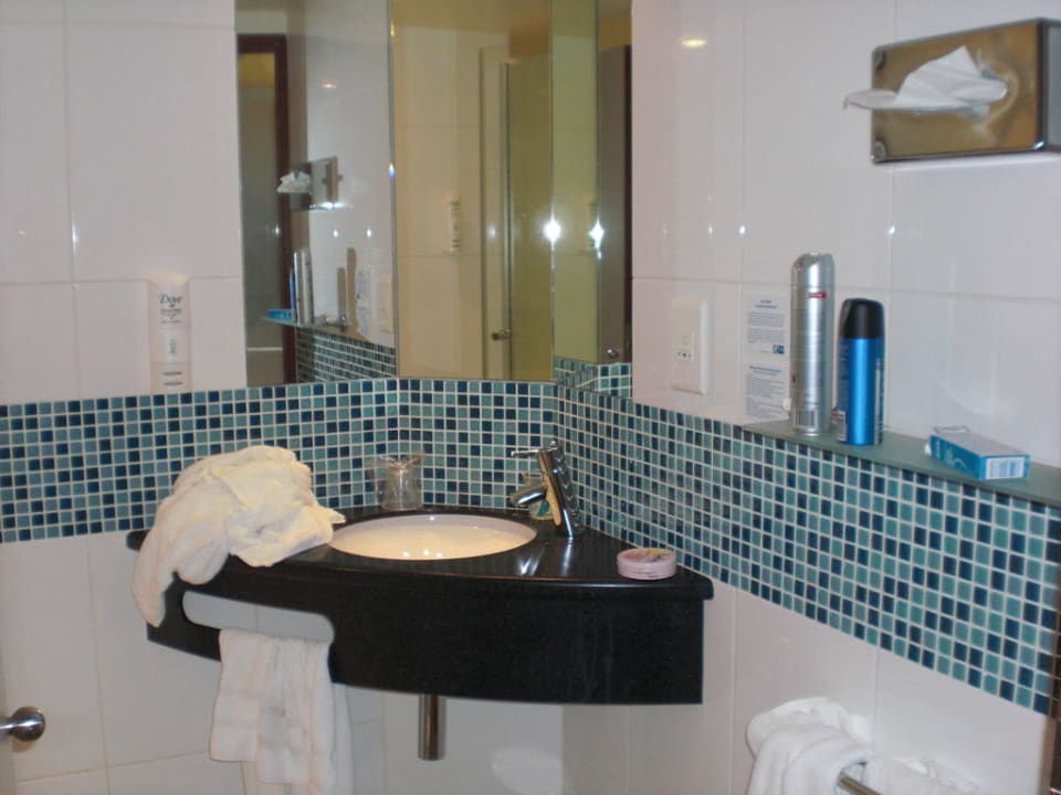 Badezimmer Waschbereich Holiday Inn Express Paris Canal de la Villette