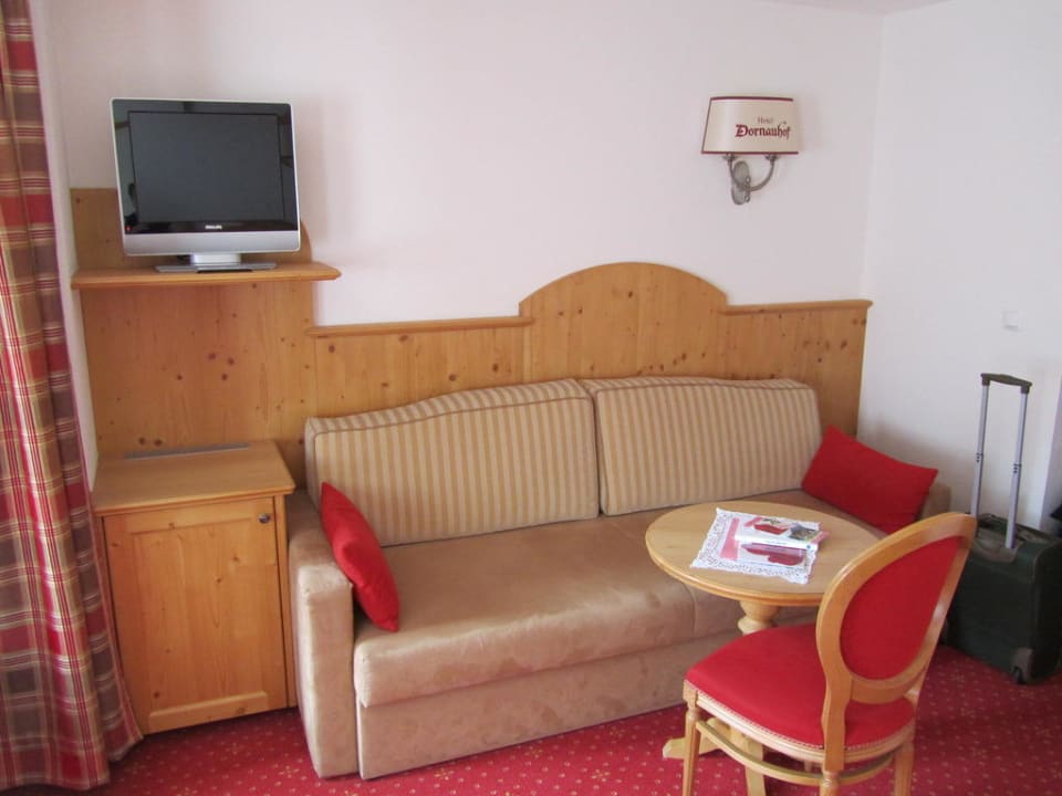 Couchbereich im Deluxe Zimmer Hotel Dornauhof