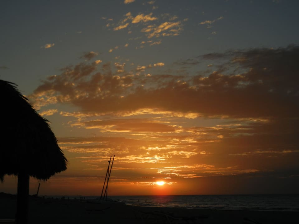 Sonnenuntergang am Strand Hotel Los Cactus
