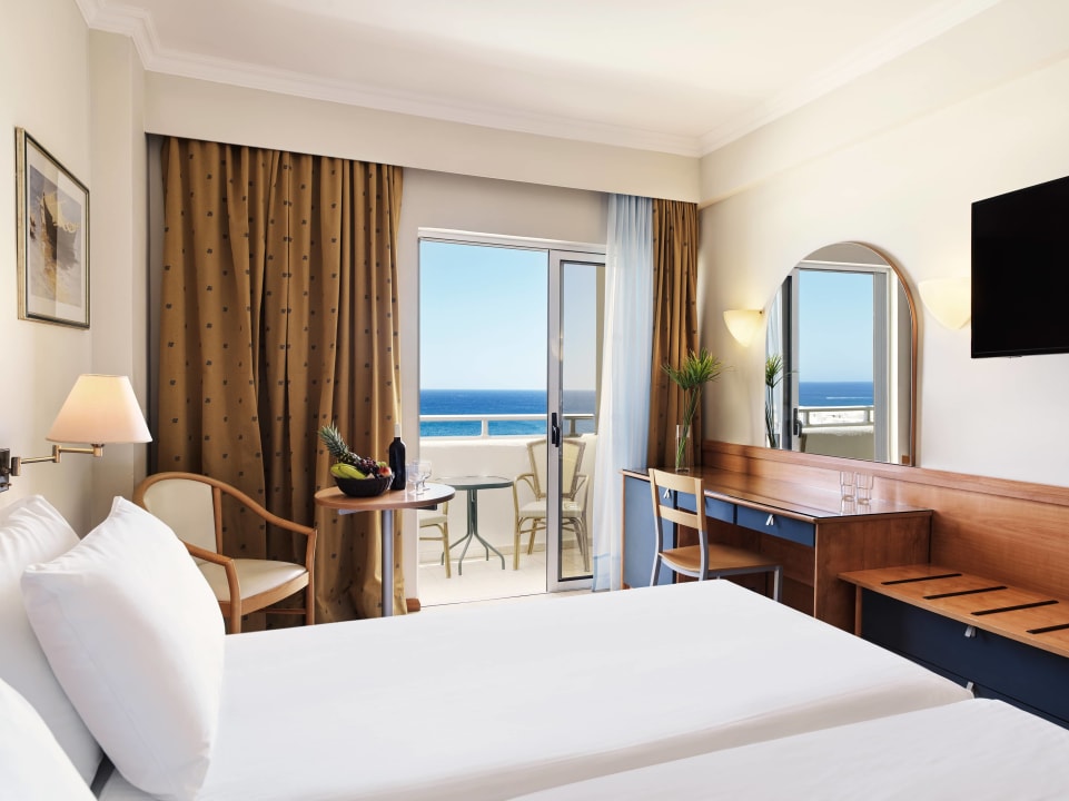 Zimmer Esperides Beach Resort