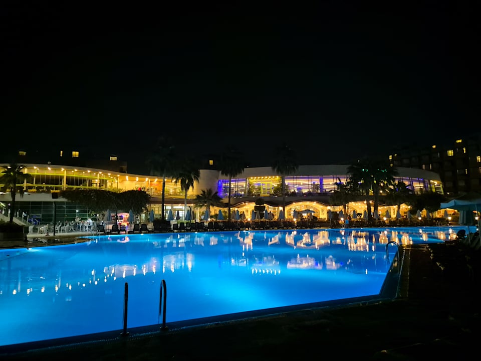 Pool VONRESORT Golden Coast