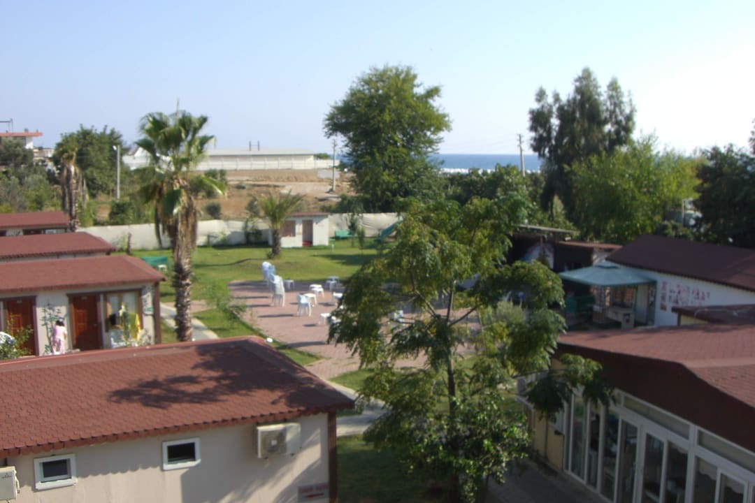 Hotelanlage von oben Hotel Aperion Beach
