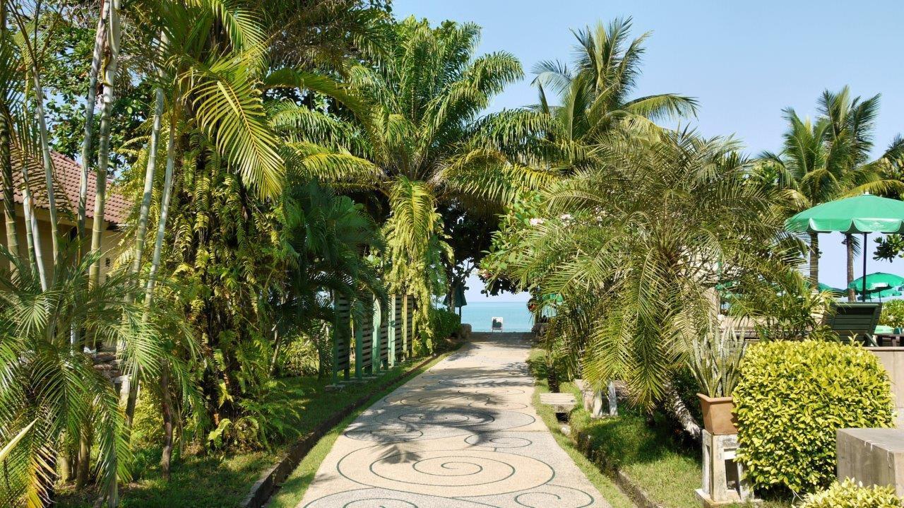 Weg zum Strand Baan Khaolak Beach Resort