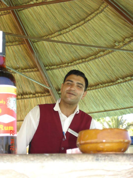 Tamer - der Chef von der Poolbar Beach Albatros Resort
