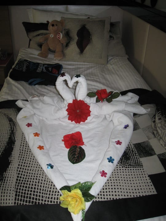 Tolle Deko auch auf dem "kleinen Bett" Hotel Delphin Imperial