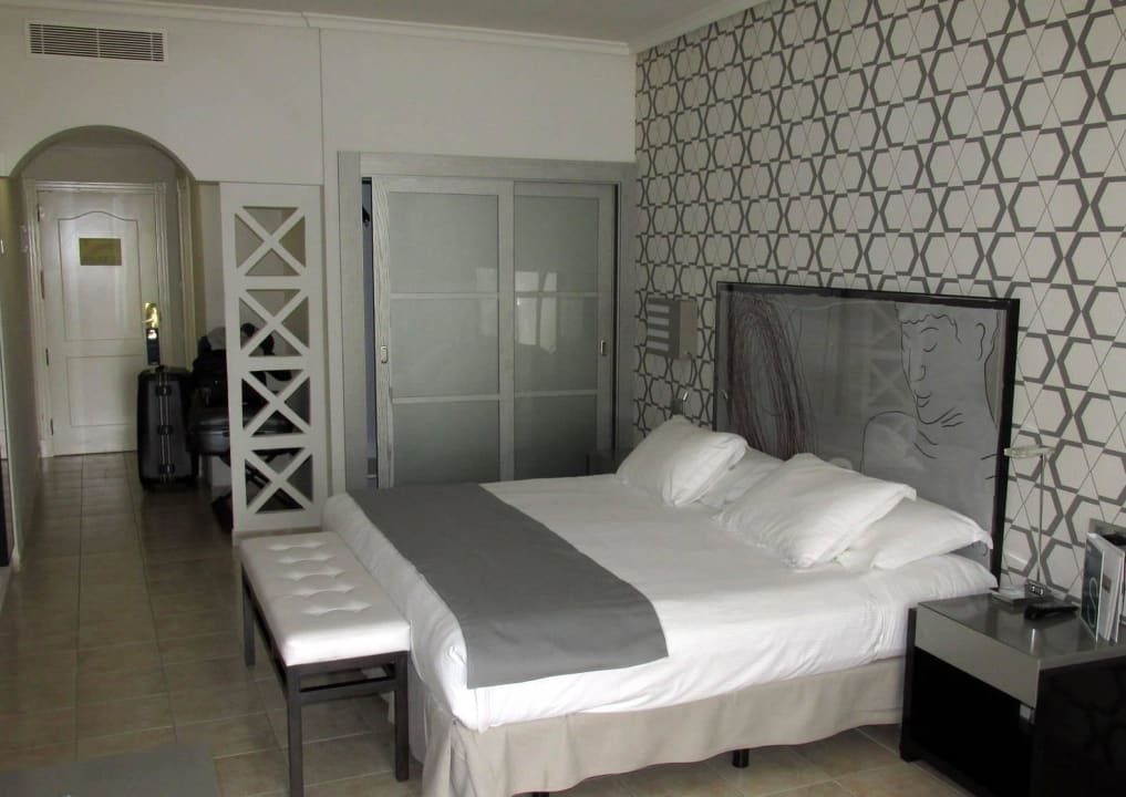 Geräumig aber wenig Stauraum H10 Timanfaya Palace - Adults only