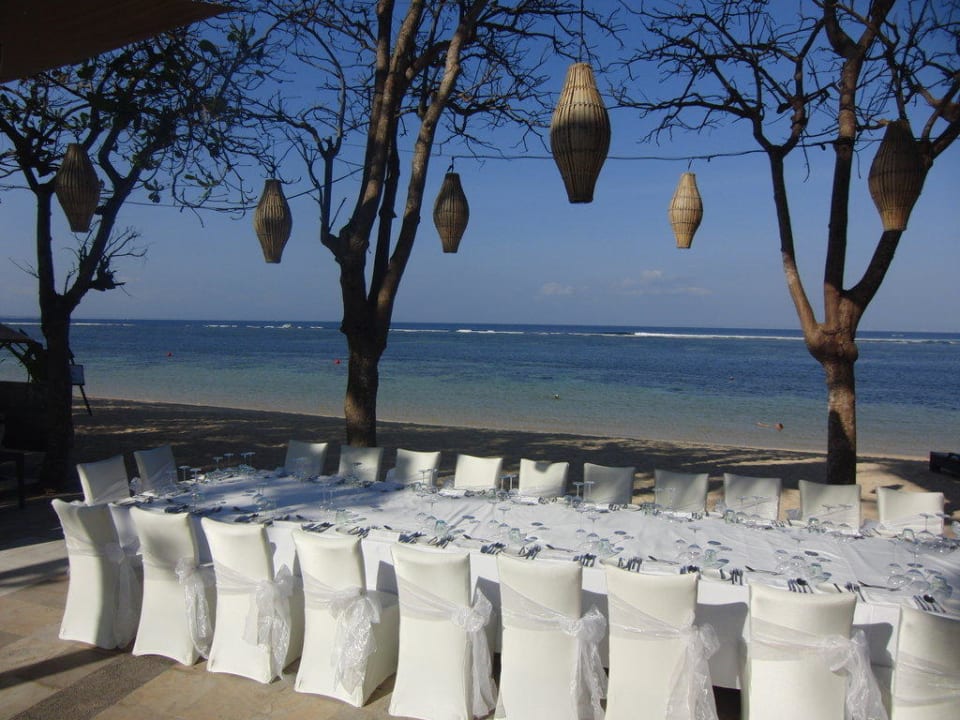 Hochzeitstafel am Hotelstrand The Laguna A Luxury Collection Resort & Spa