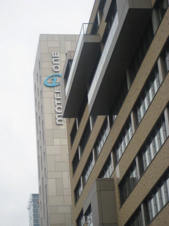 Motel One von außen Motel One Hamburg-Alster