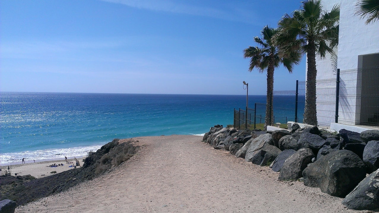 Weg zum Strand allsun App.-Hotel Esquinzo Beach