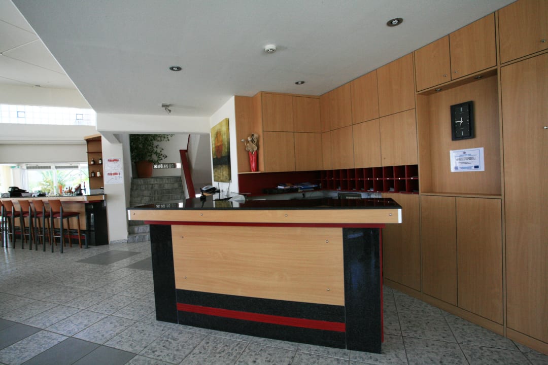 Lobby Hotel-Apartments Irinna