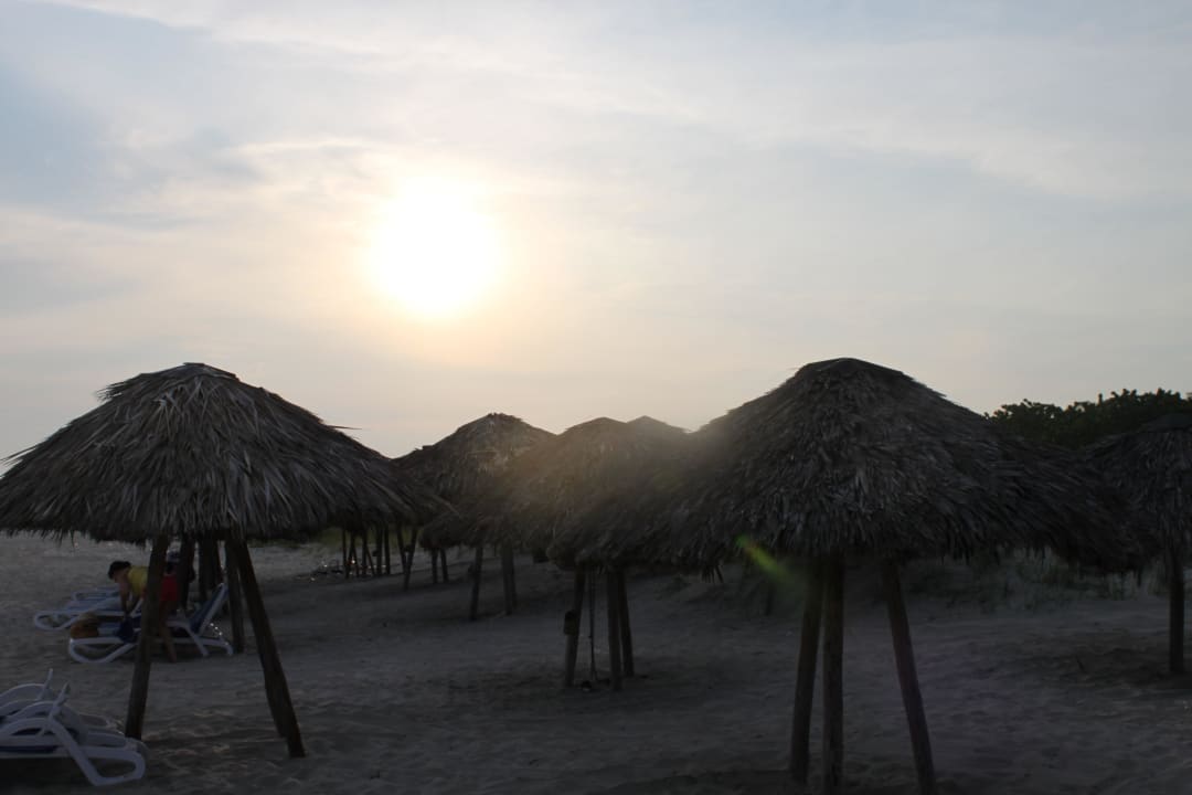 Sonnenaufgang am Strand Blau varadero - Adults only