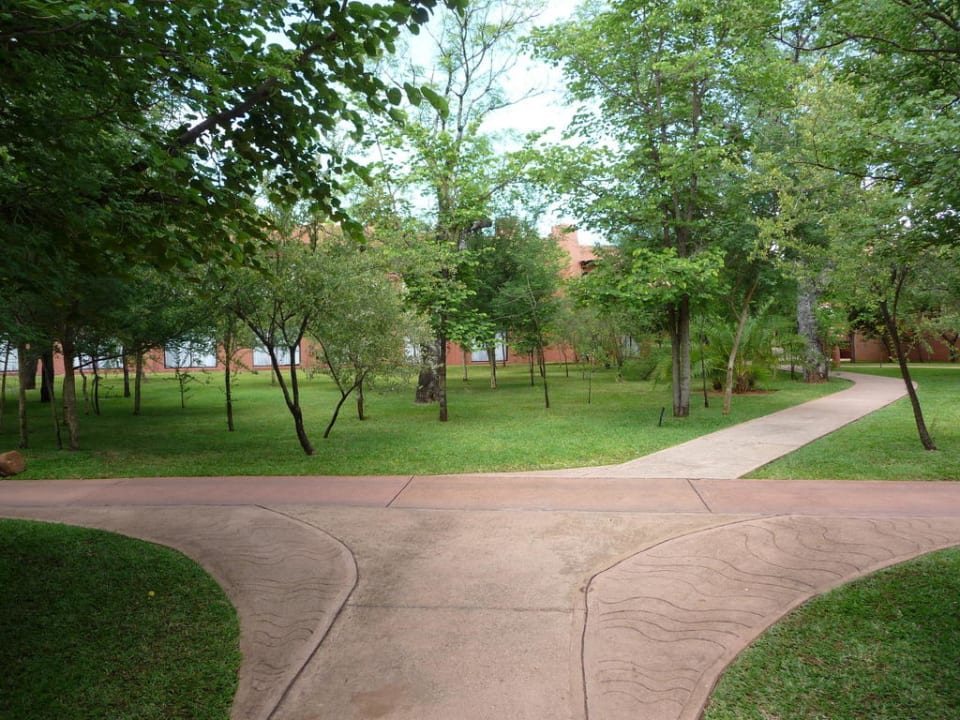 Gartenanlage / Park AVANI Victoria Falls Resort