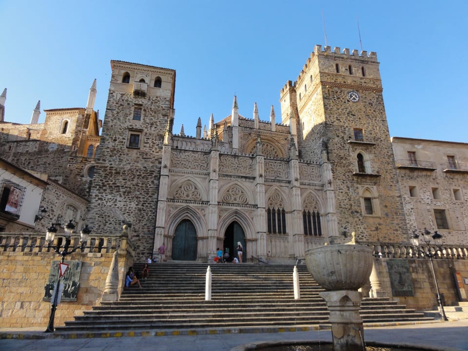 Kloster von aussen Hospedería de Real Monesterio