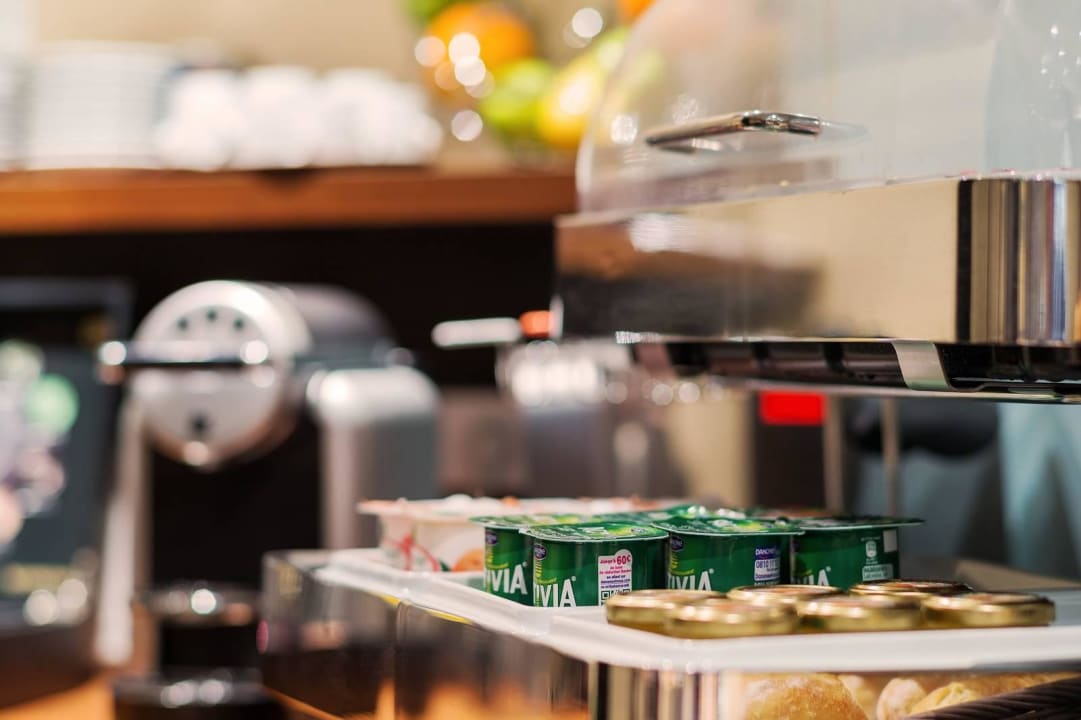 Buffet petit déjeuner Hotel Arc Elysées