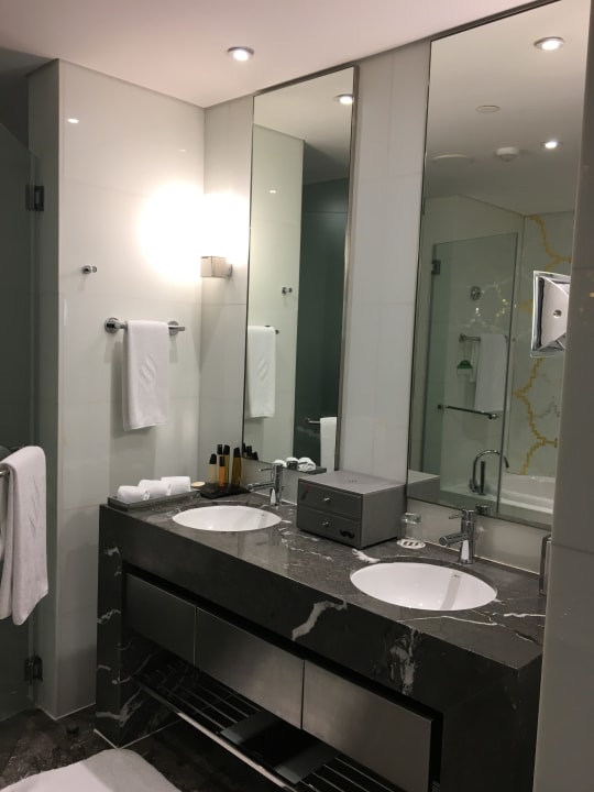 Zimmer Conrad Abu Dhabi Etihad Towers