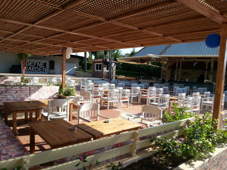Bar mit Bühne für tägliche Events Hotel Defne Garden