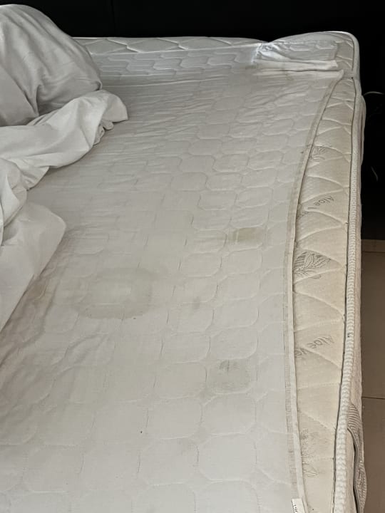 Zimmer Crystals Beach Resort Belle Mare, a member of Radisson Individuals