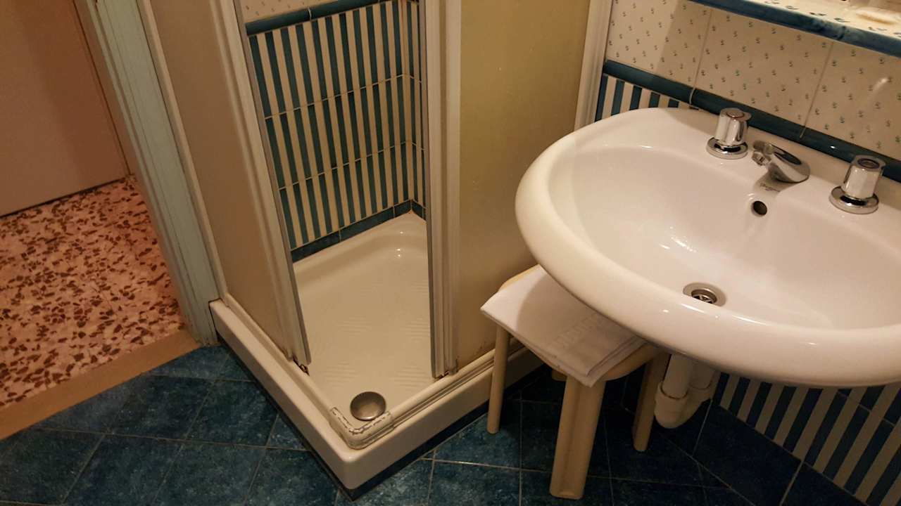 Details im Badezimmer Hotel Astor