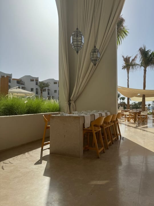 Gastro Serry Beach Resort