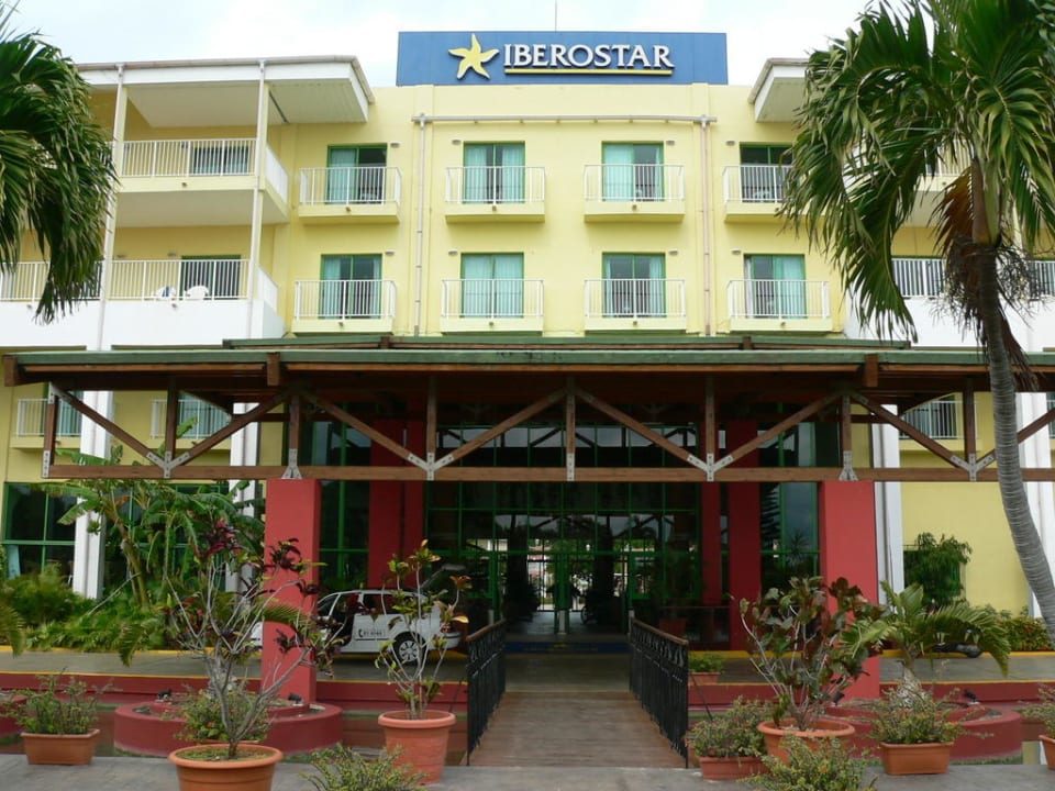 Der Eingang Iberostar Origin Taínos