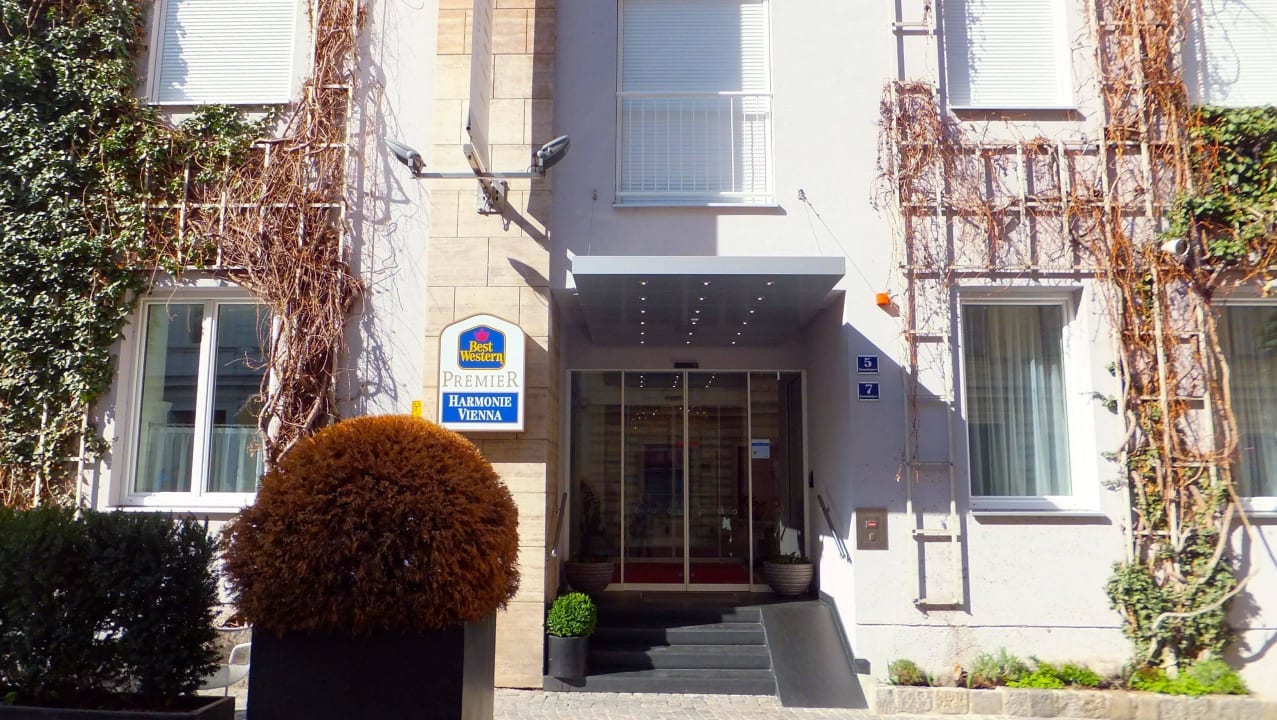 Eingang Hotel The Harmonie Vienna, BW Premier Collection